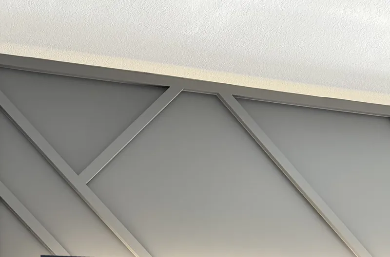 Raised diagonal trim painted on the graphite panel